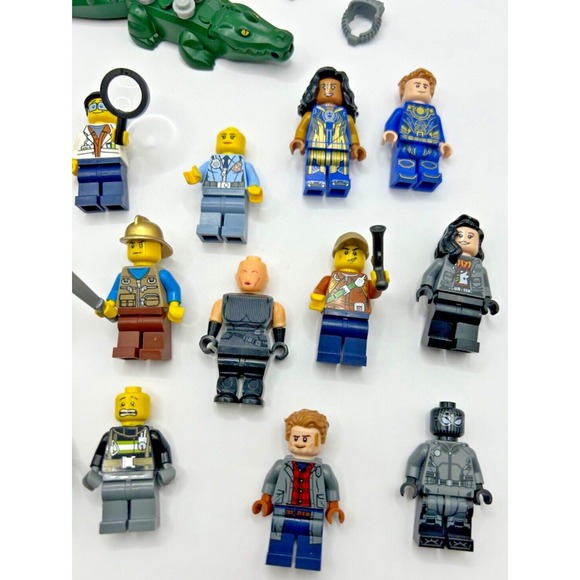 LEGO Minifigures & Accessories Bulk Lot Marvel/Jurassic/Jungle/City 2.11  Random - Picture 4 of 15